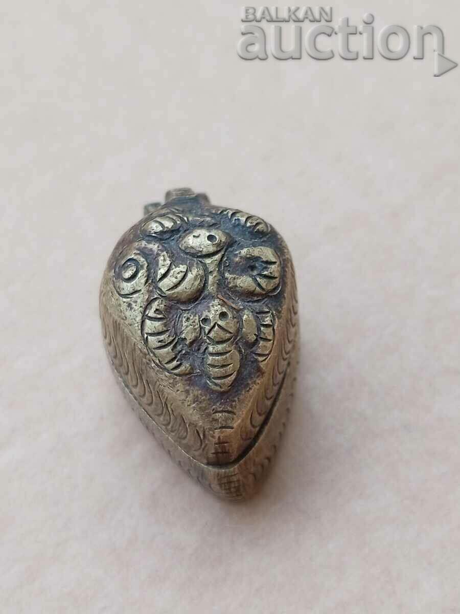 vintage revival mini box with price 71.00 BGN | € 36.30 vintage revival mini box with price 71.00 BGN | € 36.30