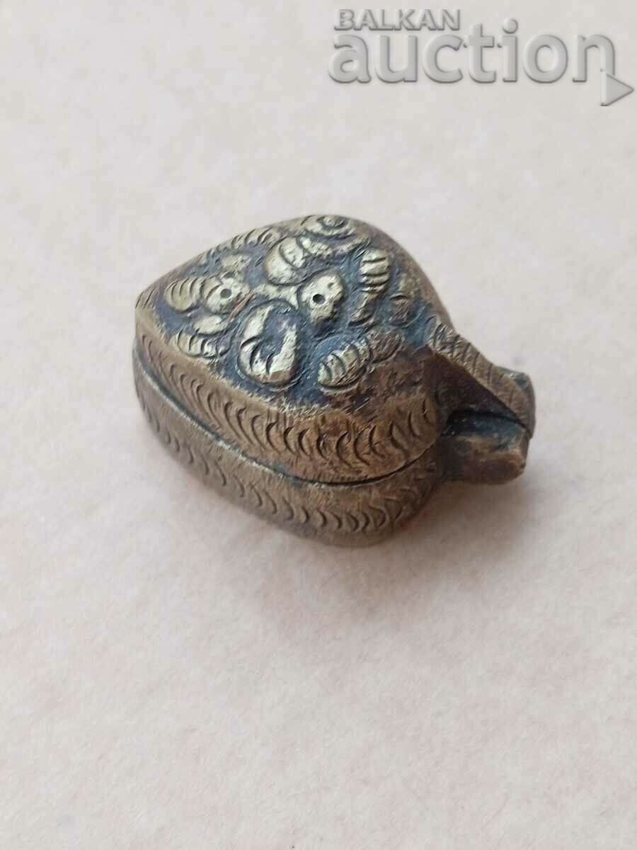 Auction vintage revival mini box Auction vintage revival mini box