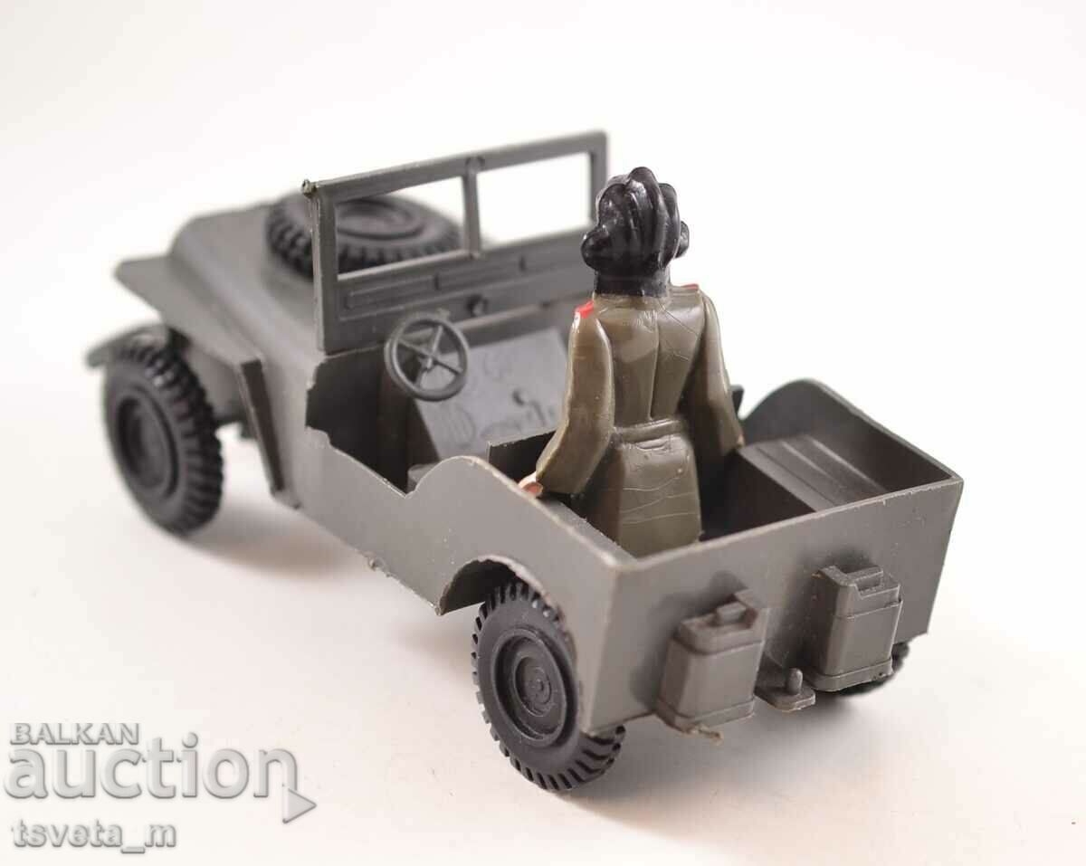 Auction WWII plastic toy jeep with soldier - children's toys Auction WWII plastic toy jeep with soldier - children's toys