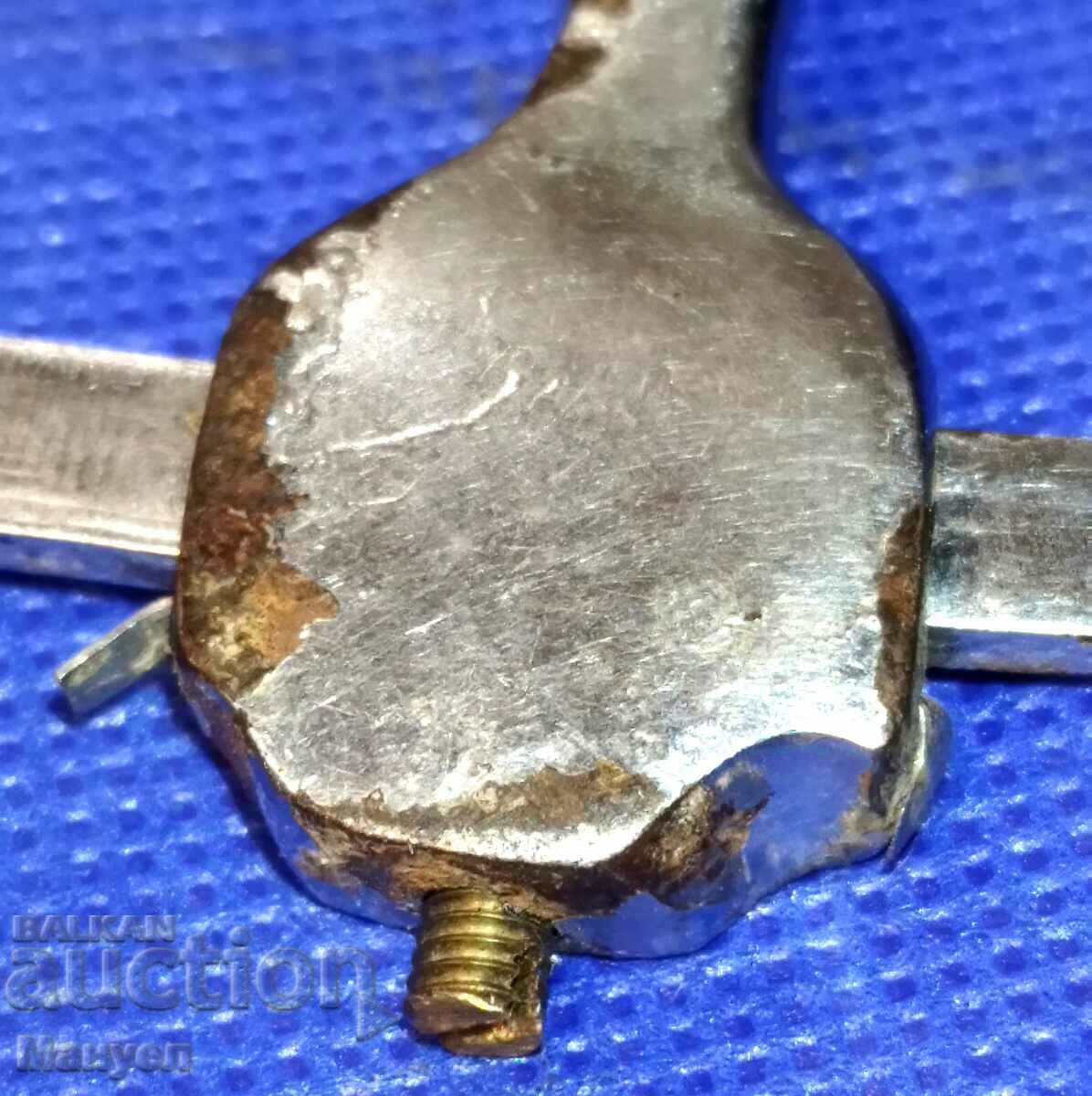 Auction Old jeweler's hacksaw. Auction Old jeweler's hacksaw.