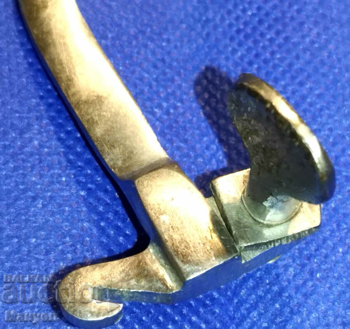 Delivery of Old jeweler's hacksaw. Delivery of Old jeweler's hacksaw.