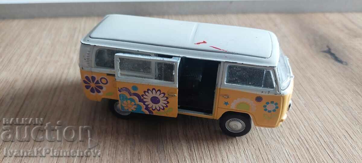 Cărucior metalic pentru colecționari cu preț 12.00 BGN | € 6.14