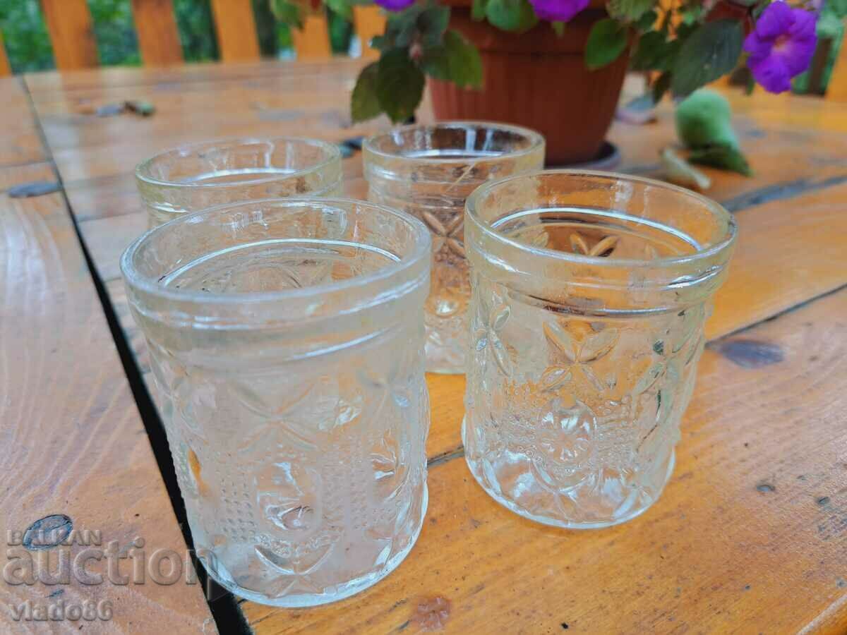 Delivery of 4 old glass soca glasses Delivery of 4 old glass soca glasses