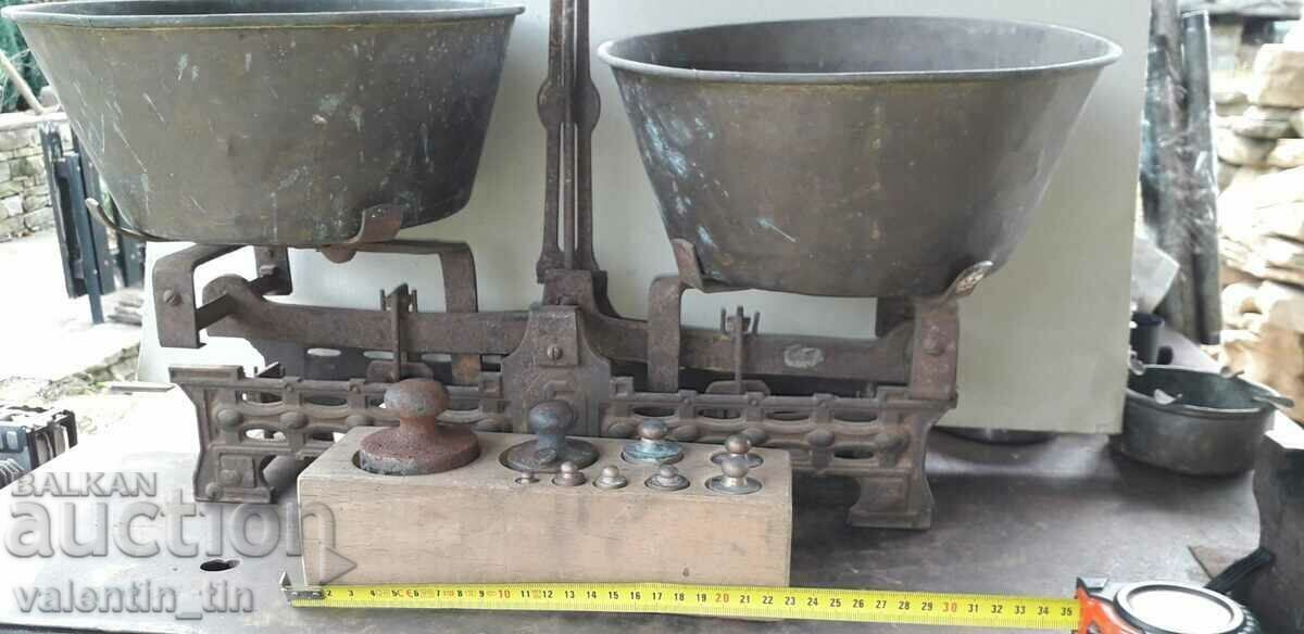 Old scales, scales with grams, weights without missing. - 7 Old scales, scales with grams, weights without missing. - 7