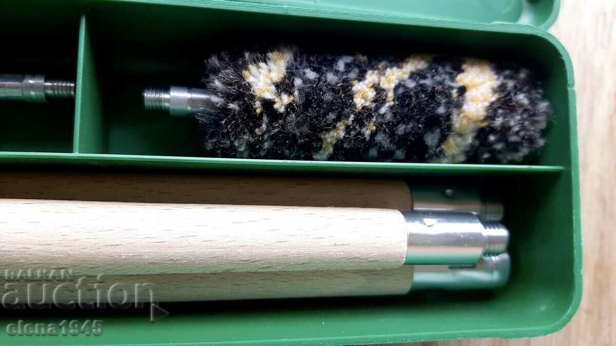 Rifle cleaning kit