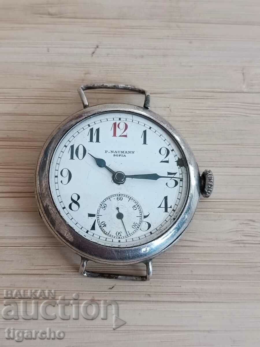 Livrarea Un ceas de argint Livrarea Un ceas de argint