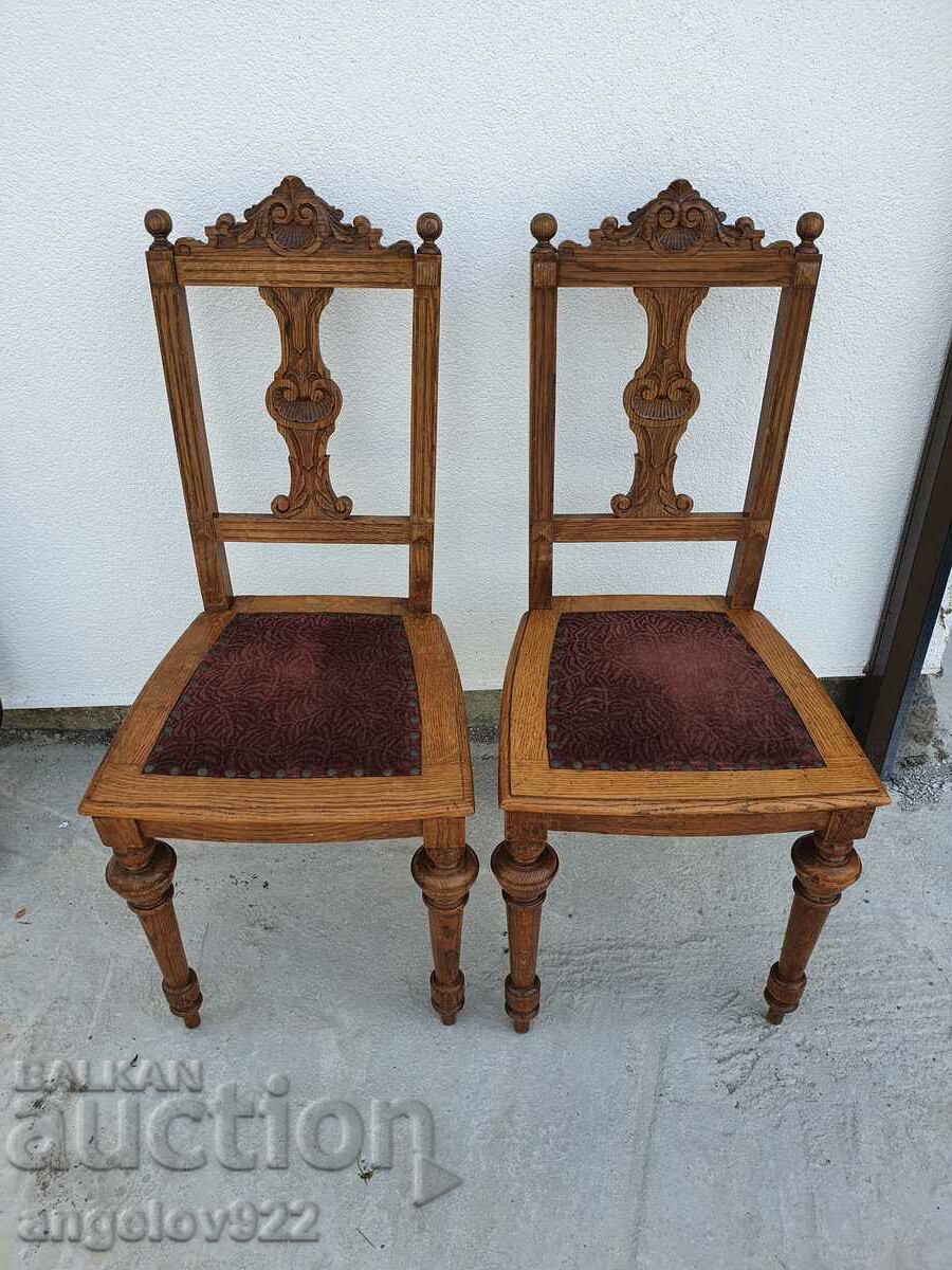 Beautiful vintage chairs array!!!