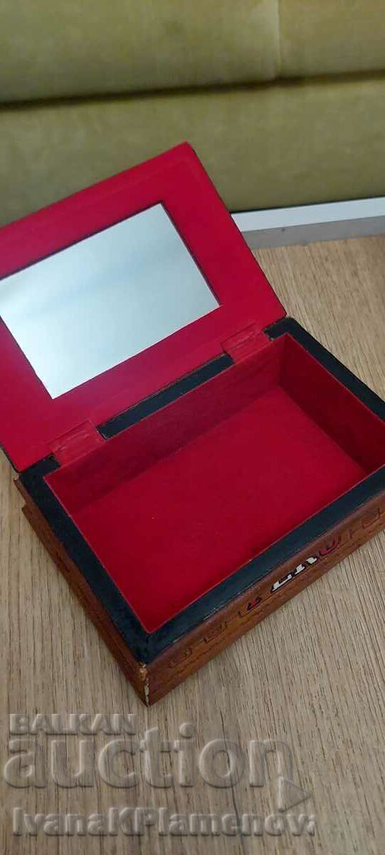 Leather wrapped collector's box - 5 Leather wrapped collector's box - 5