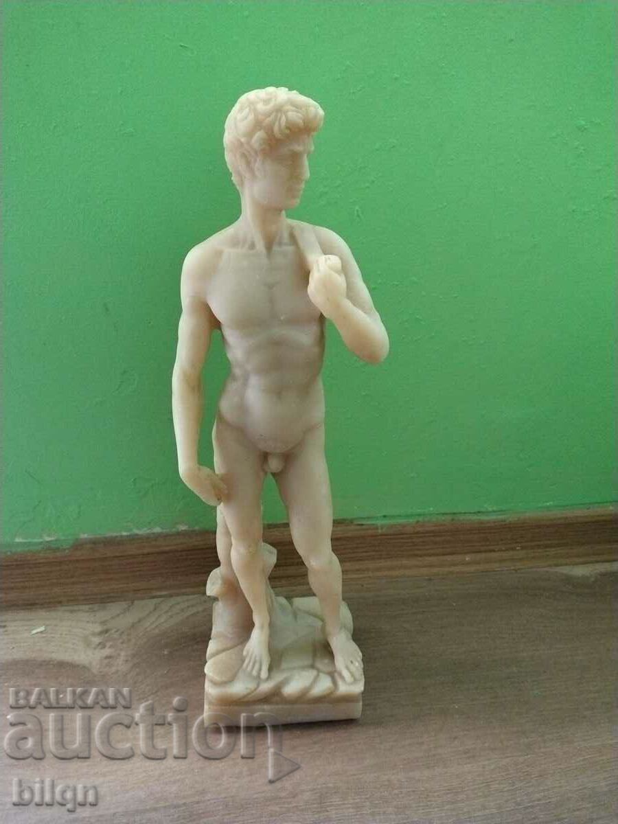 Statueta incredibil de frumoasă a lui David de -Michelangelo