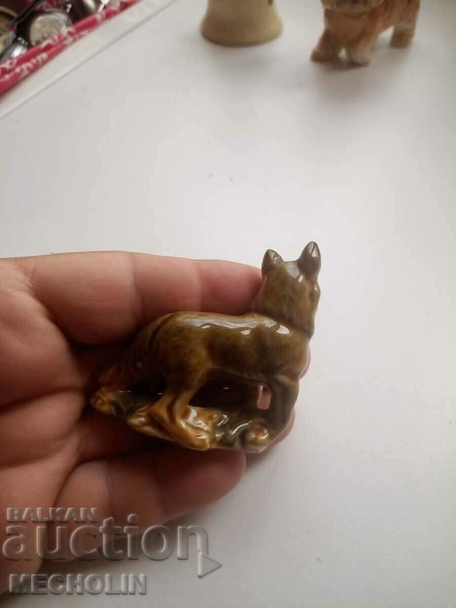 COLLECTIBLE English porcelain old figurine dog 5 with price 30.00 BGN | € 15.34 COLLECTIBLE English porcelain old figurine dog 5 with price 30.00 BGN | € 15.34