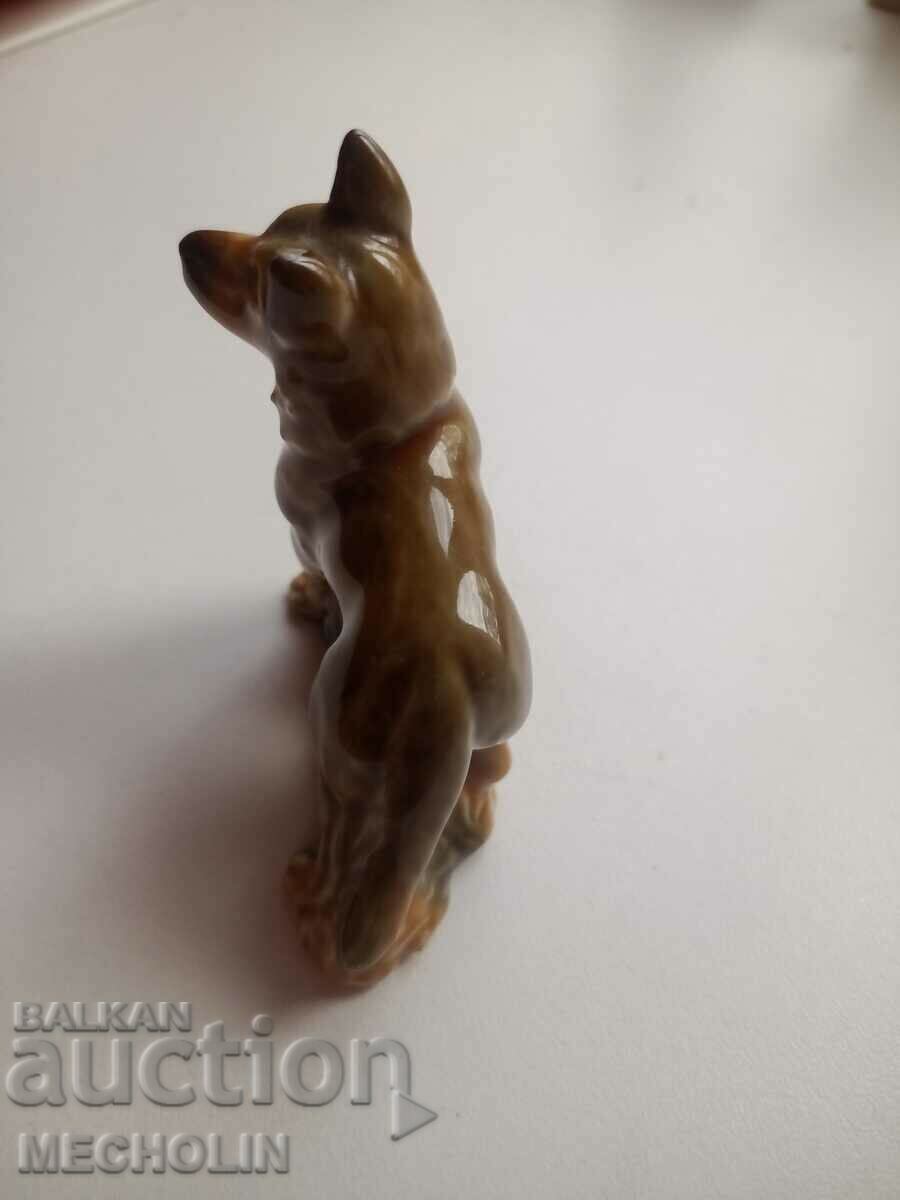 Delivery of COLLECTIBLE English porcelain old figurine dog 5 Delivery of COLLECTIBLE English porcelain old figurine dog 5