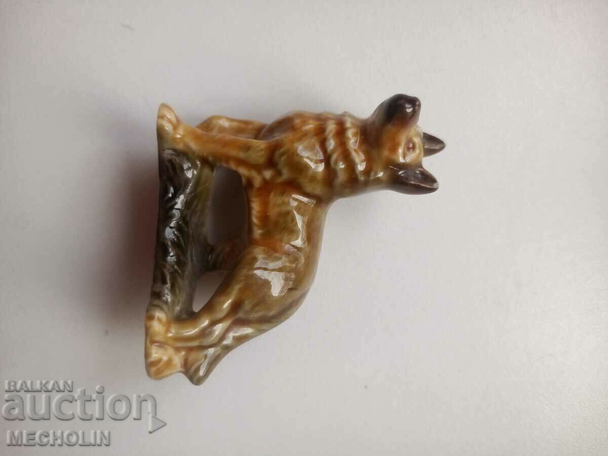 COLLECTIBLE English porcelain old figurine dog 5 - 5 COLLECTIBLE English porcelain old figurine dog 5 - 5