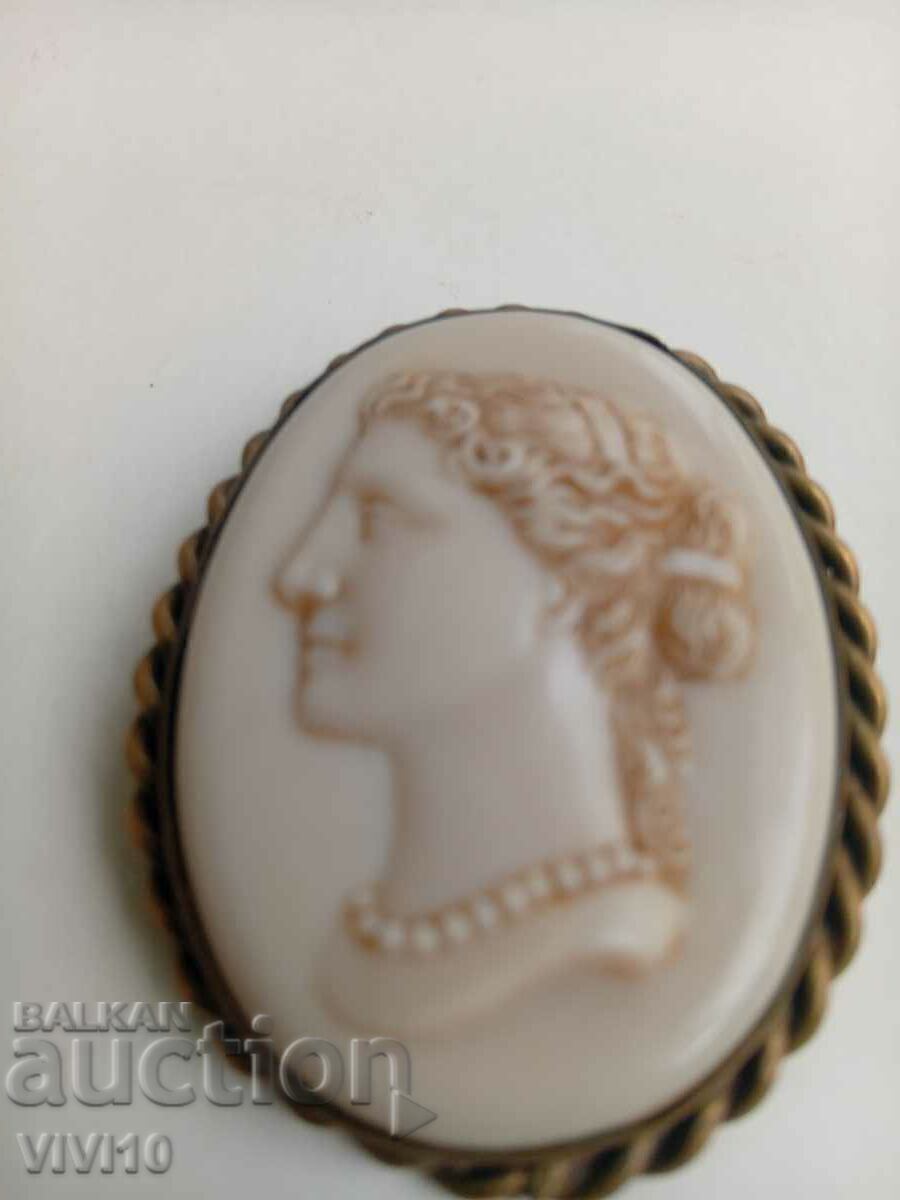 Antique brooch, Gilt, bone Antique brooch, Gilt, bone