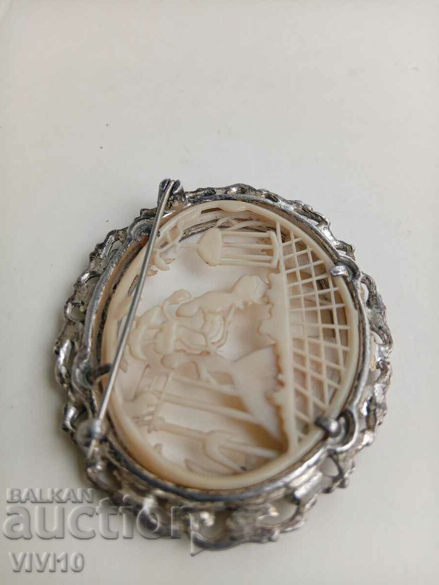 Delivery of Antique original brooch, carving Delivery of Antique original brooch, carving