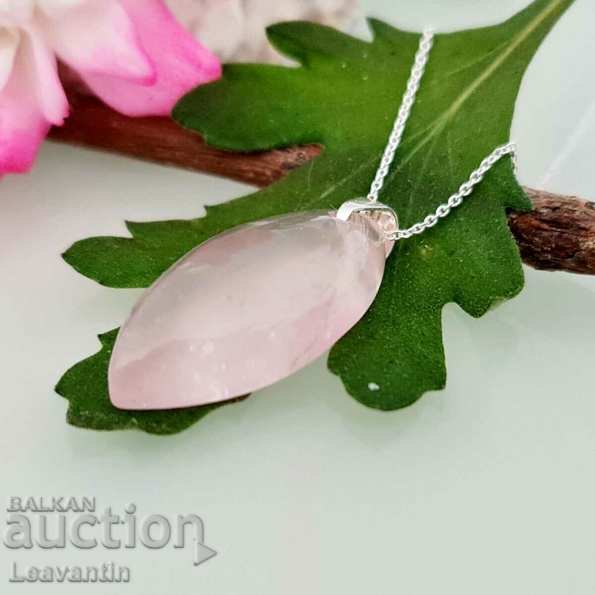 Silver necklace with rose quartz