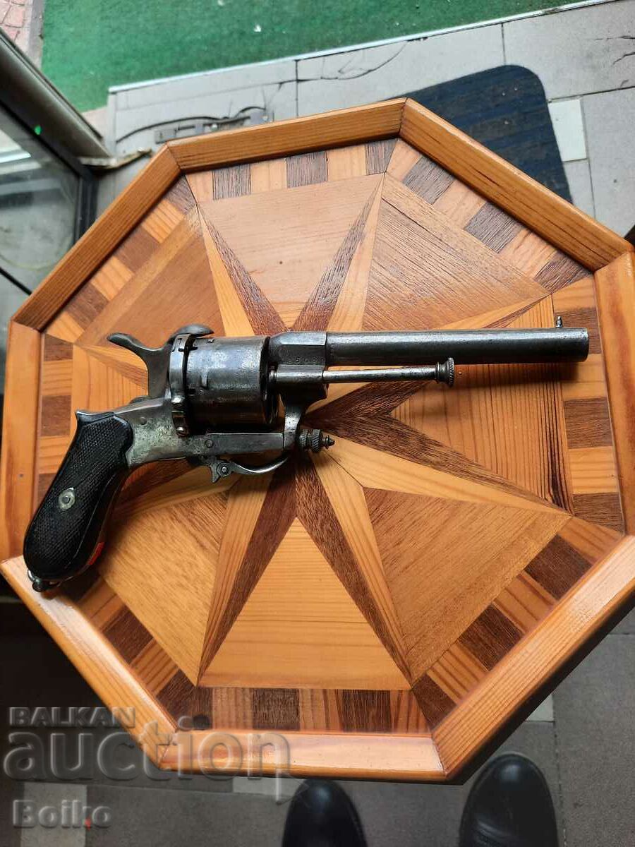 Lefoucher revolver with folding trigger long. 29 cm.