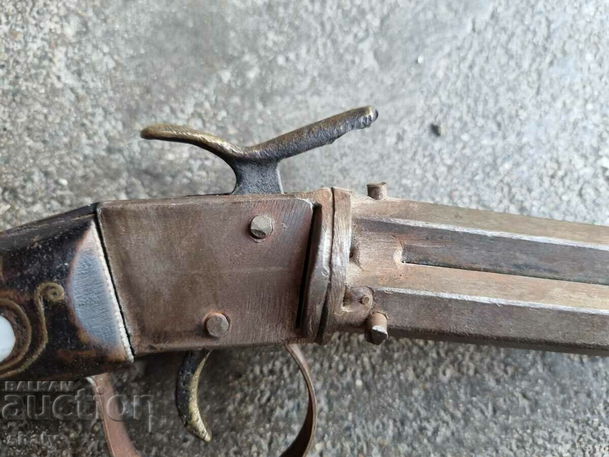 Licitație Vechi model de pistol