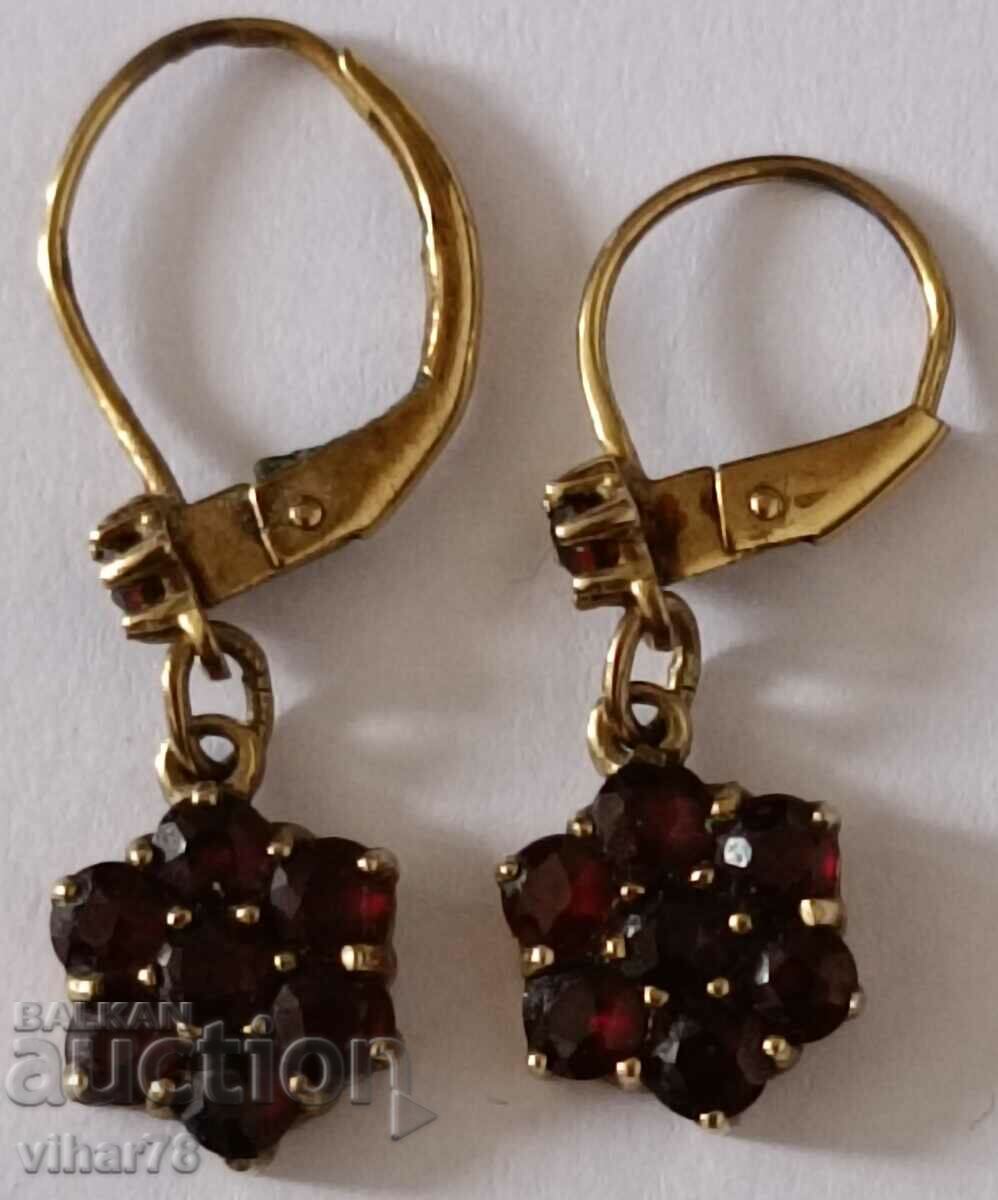 8 carat gold earrings with bohemian garnets