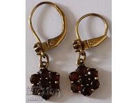 8 carat gold earrings with bohemian garnets