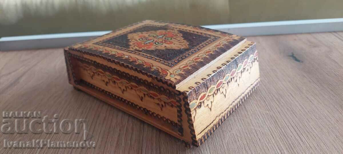 Delivery of Pyrographed wooden box for collectors