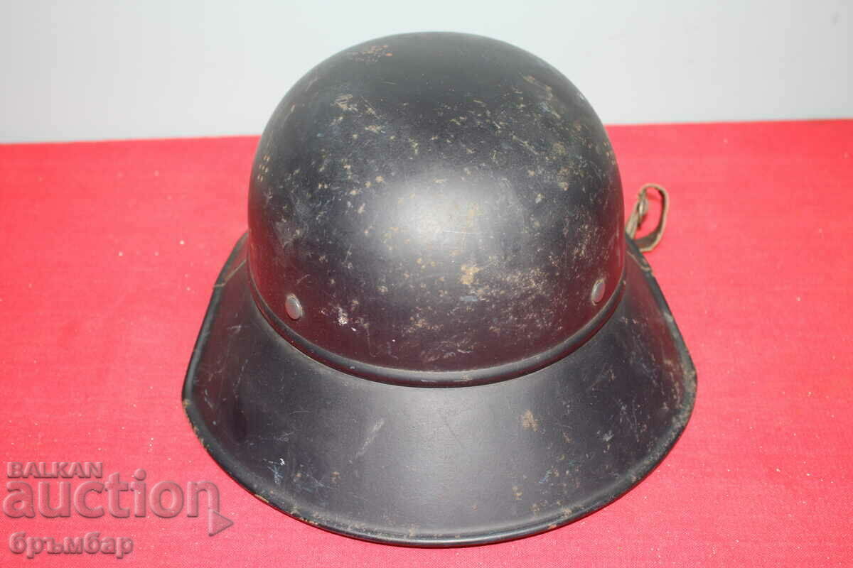 Доставка на Немска каска Luftschutz в оригинален цвят. Комплектна Доставка на Немска каска Luftschutz в оригинален цвят. Комплектна