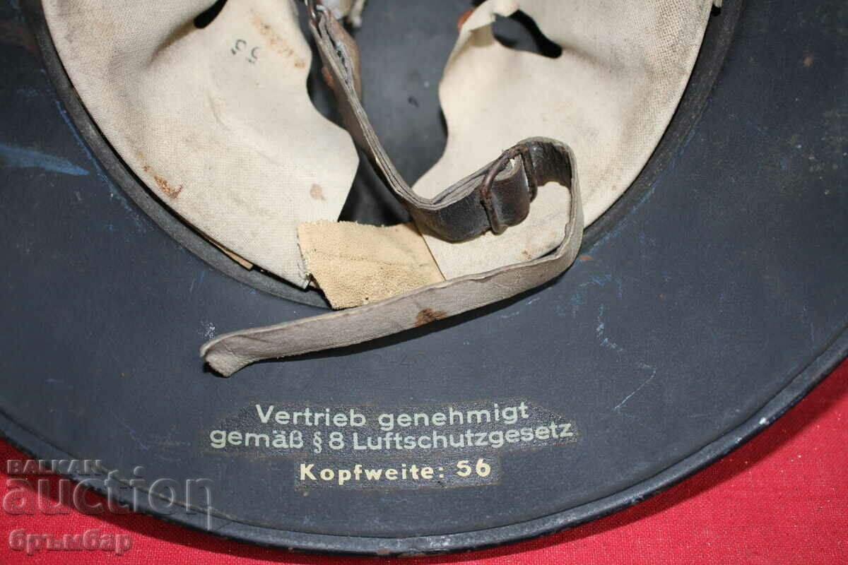 Немска каска Luftschutz в оригинален цвят. Комплектна - 7 Немска каска Luftschutz в оригинален цвят. Комплектна - 7