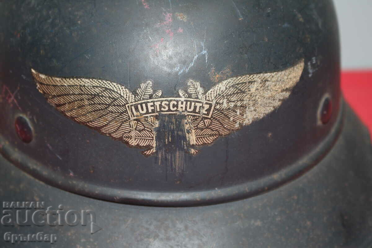Немска каска Luftschutz в оригинален цвят. Комплектна.*1 с цена € 350.00 | 684.54 лв.