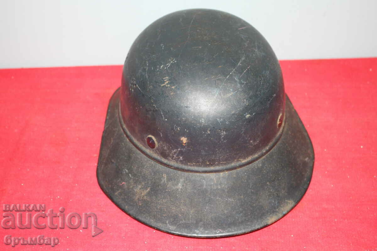 Доставка на Немска каска Luftschutz в оригинален цвят. Комплектна.*1