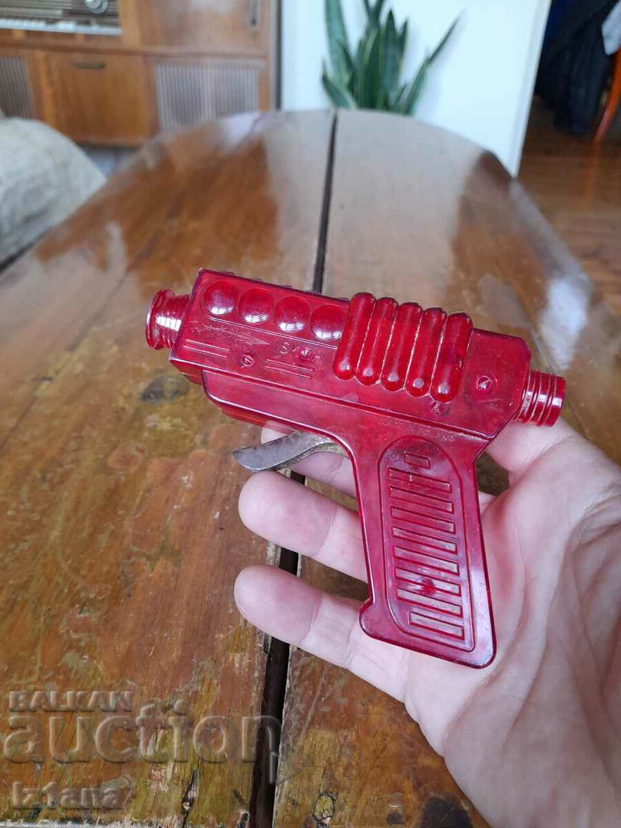 Old children's pellet gun with price 27.00 BGN | € 13.80 Old children's pellet gun with price 27.00 BGN | € 13.80