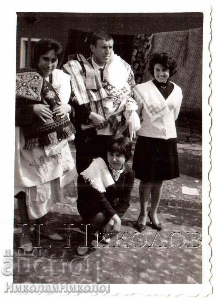 SMALL OLD PHOTO WEDDING GROOMS ARRANGED WITH ARMAGANES D072 SMALL OLD PHOTO WEDDING GROOMS ARRANGED WITH ARMAGANES D072