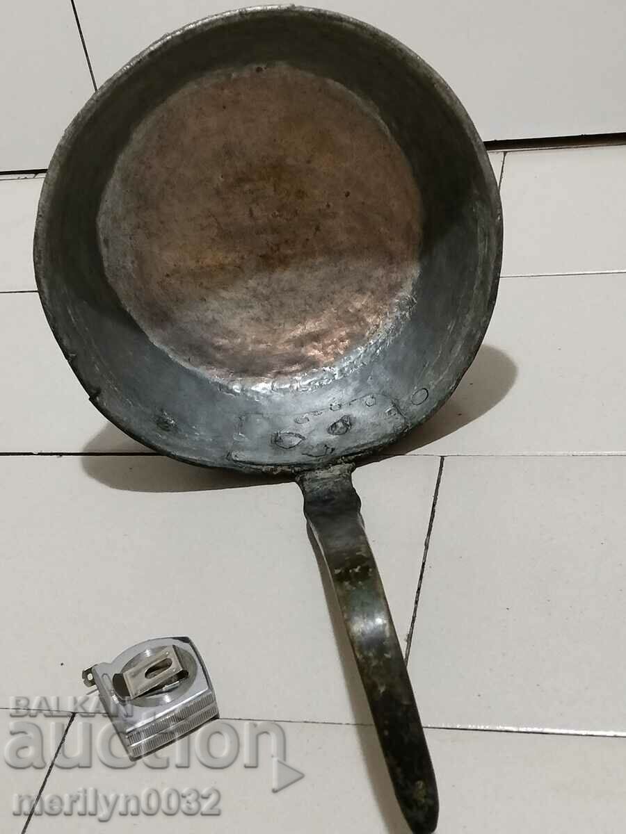 Old copper pan, copper, tray, copper vessel with price 89.00 BGN | € 45.50 Old copper pan, copper, tray, copper vessel with price 89.00 BGN | € 45.50