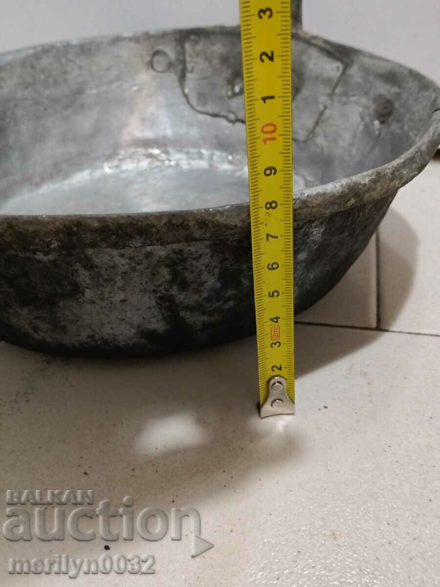 Delivery of Old copper pan, copper, tray, copper vessel Delivery of Old copper pan, copper, tray, copper vessel