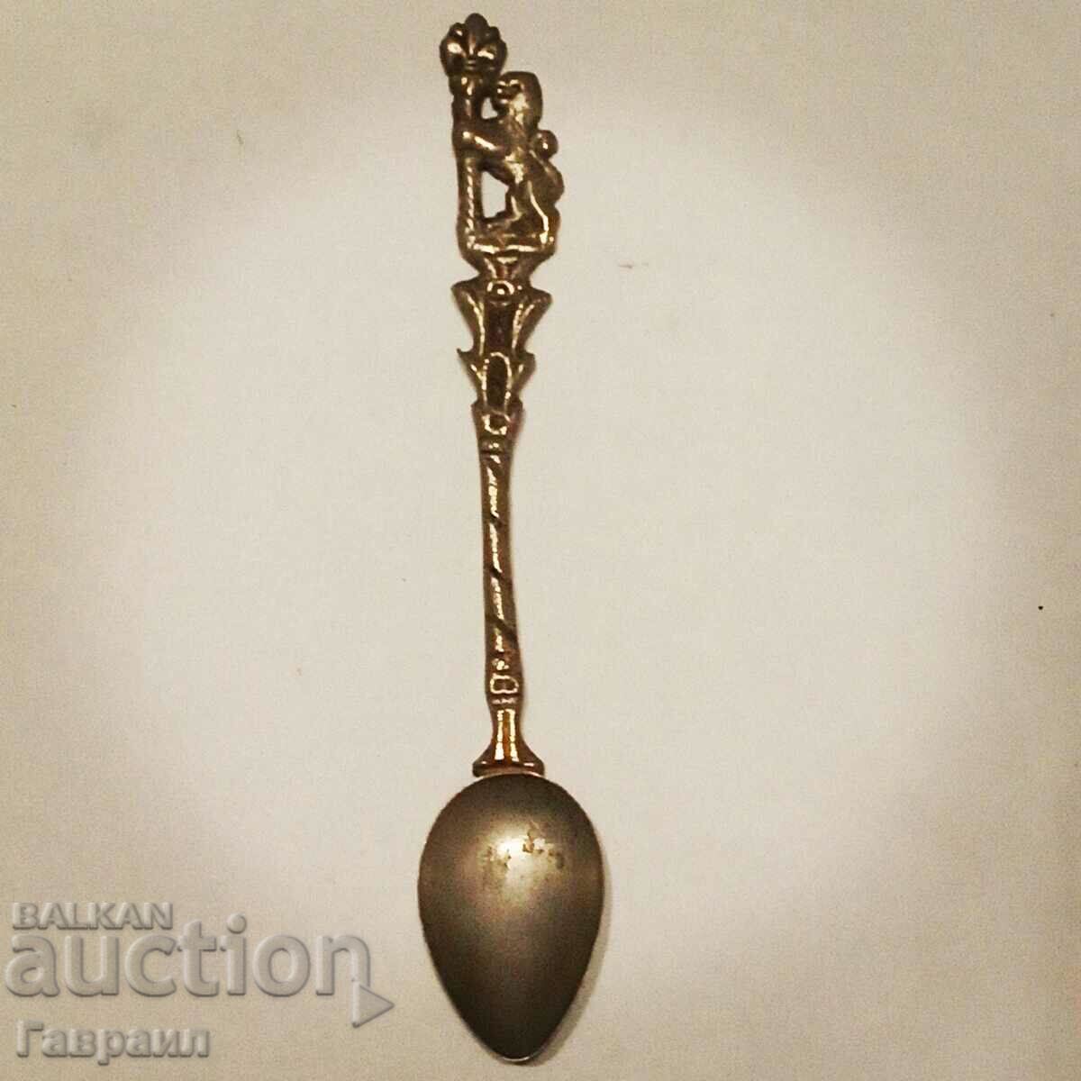 Collector spoon