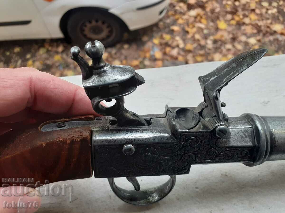 Страхотен тежък масивен кремъчен пищов - реплика - 5 Страхотен тежък масивен кремъчен пищов - реплика - 5