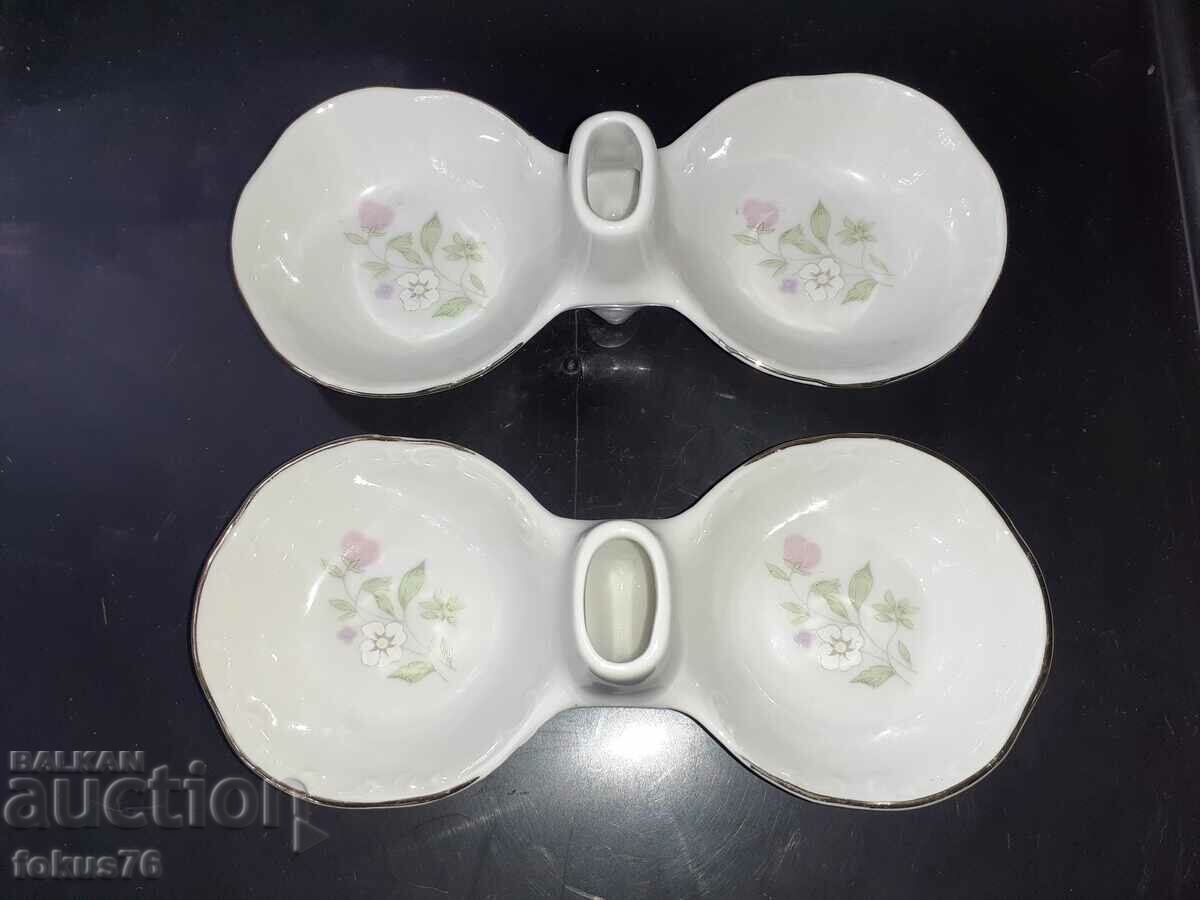 Delivery of A pair of Bulgarian porcelain salt shakers Delivery of A pair of Bulgarian porcelain salt shakers