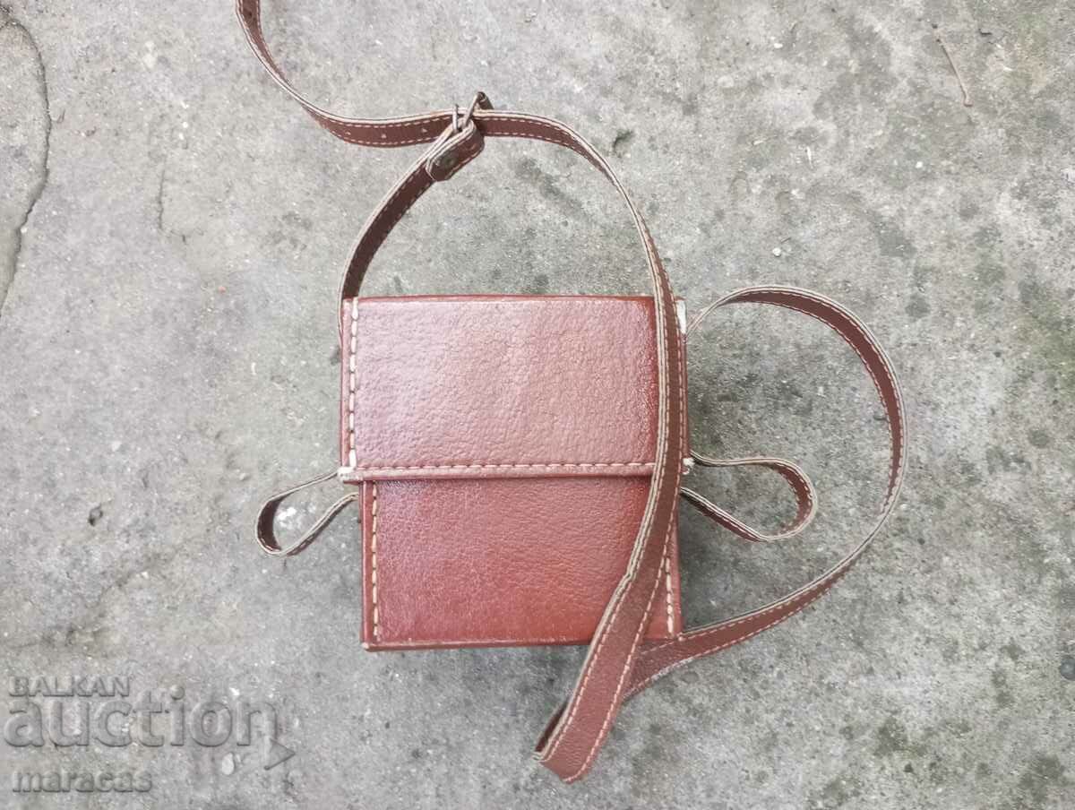 Old camera with leather case - 5