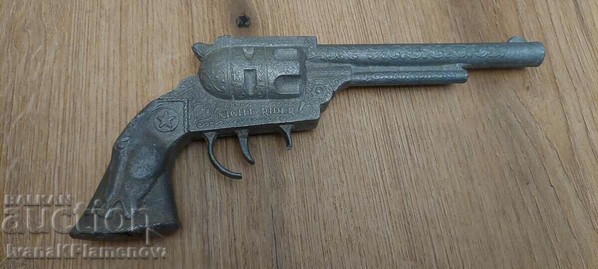 Pistol din aluminiu turnat