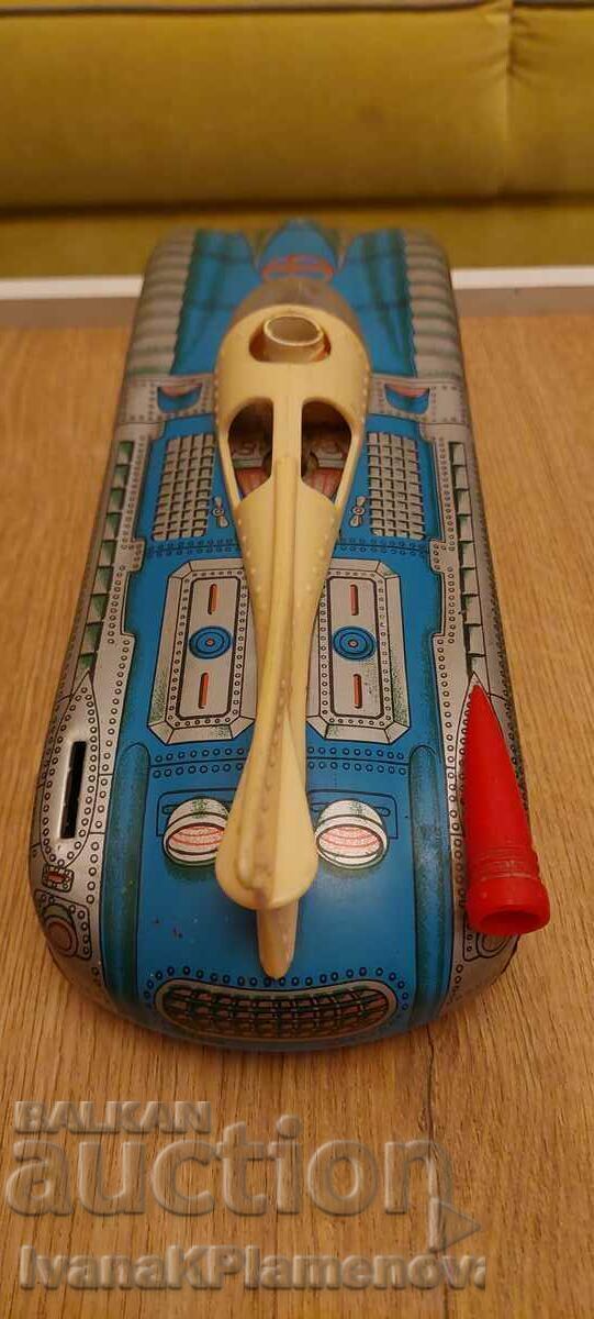 Delivery of Metal toy from the soca