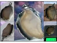 Old, handmade silver locket with agate weight 17.78g