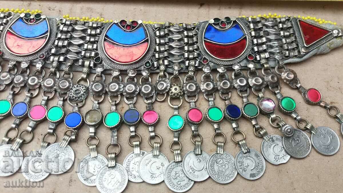 Auction ORIENTAL JEWELRY - SACHAN, SOLID GLASS CORAL Auction ORIENTAL JEWELRY - SACHAN, SOLID GLASS CORAL