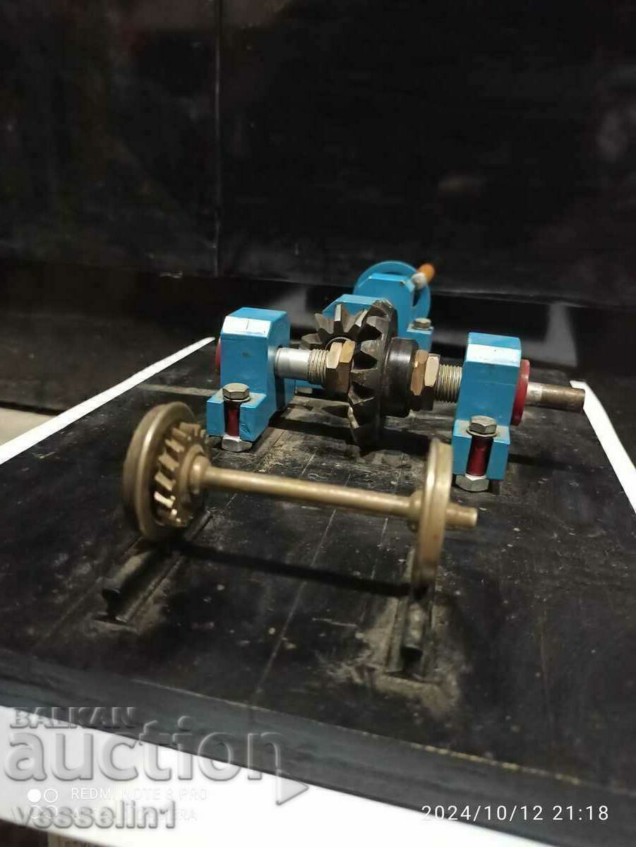 Machetă veche rar model tren tren angrenaj cu preț € 138.00 | 269.91 BGN