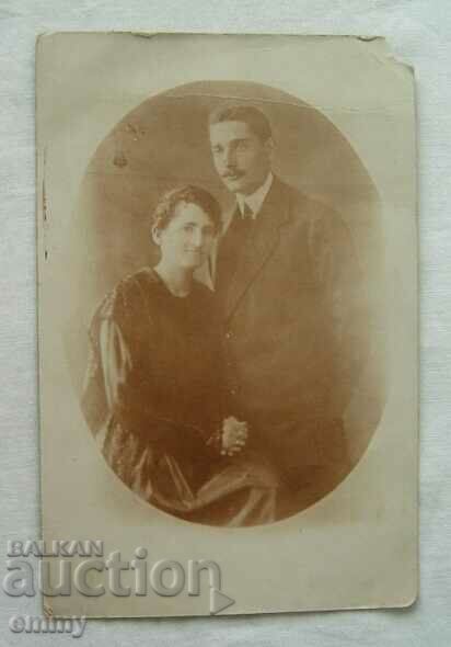 Old photo - young family, 1919