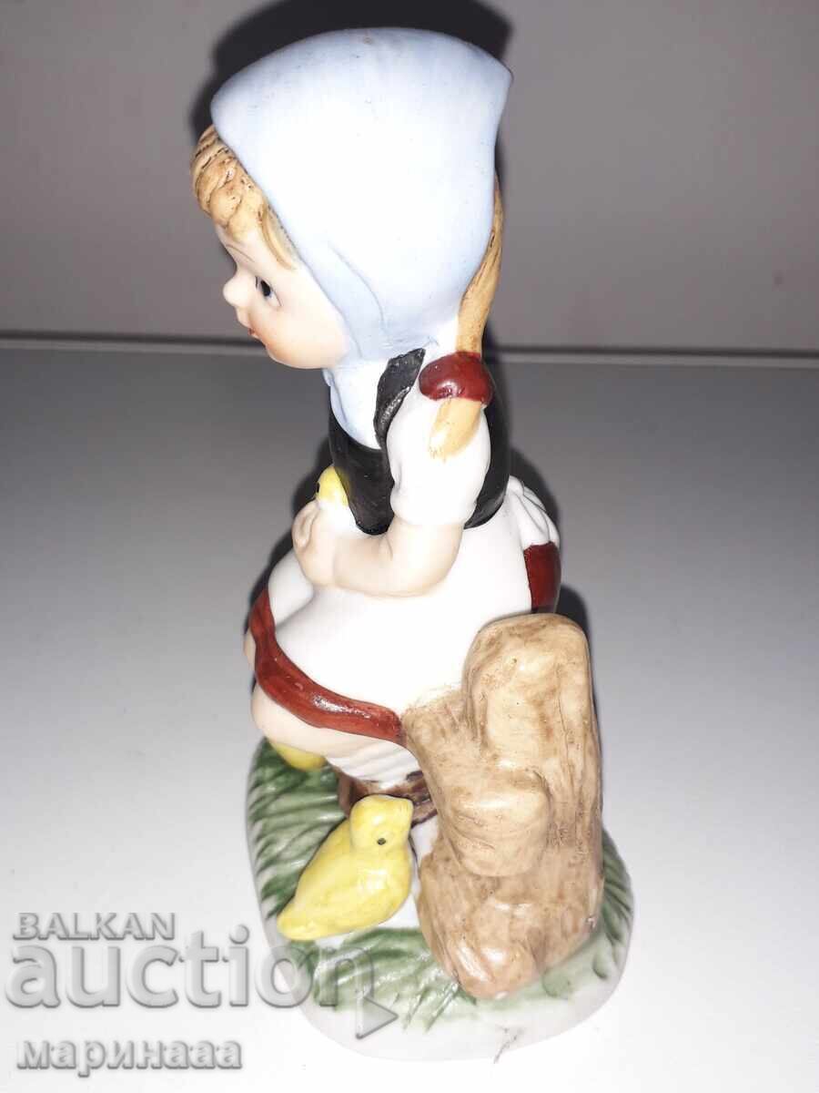 Auction NEW FIGURE. BISCUIT Auction NEW FIGURE. BISCUIT