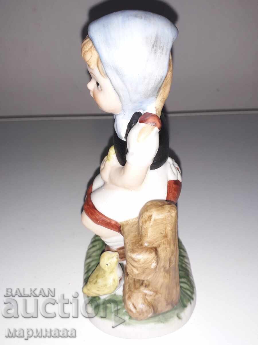 Auction NEW FIGURE. BISCUIT Auction NEW FIGURE. BISCUIT