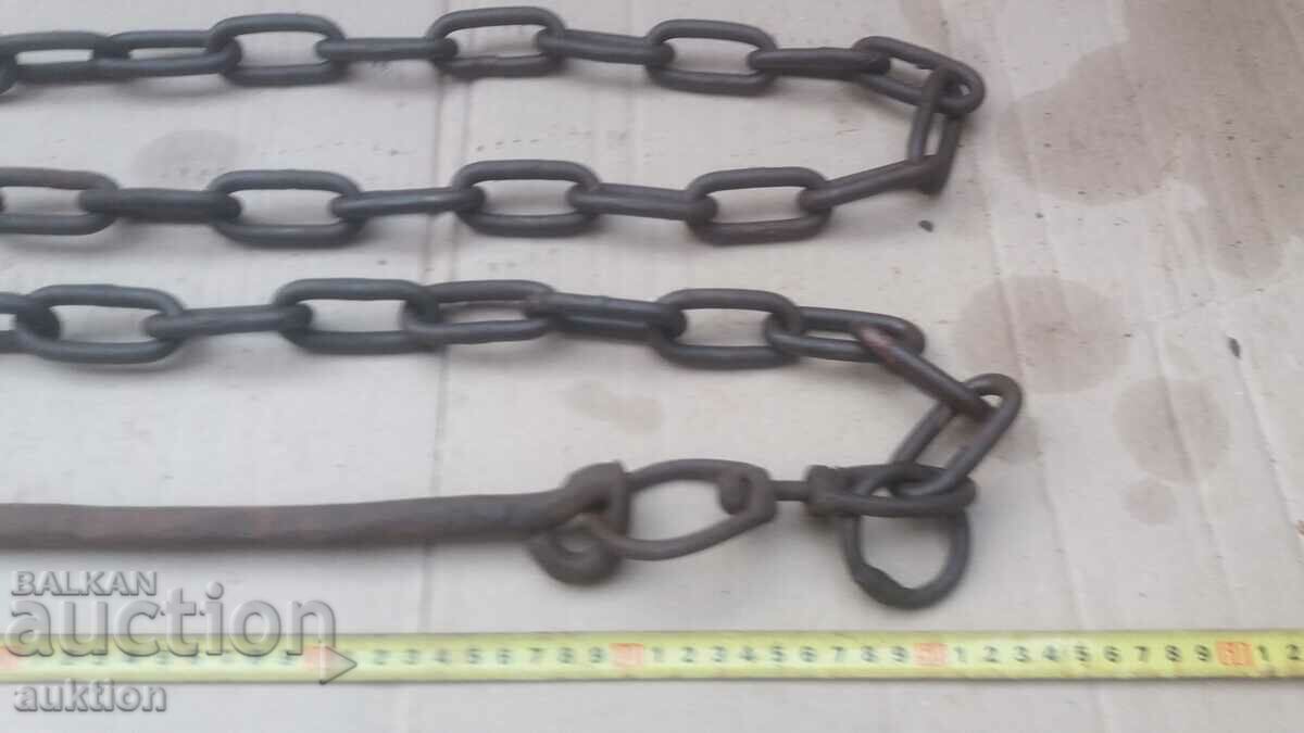 Auction OLD SHACK, WEDGE, CHAIN FOR ANIMALS Auction OLD SHACK, WEDGE, CHAIN FOR ANIMALS