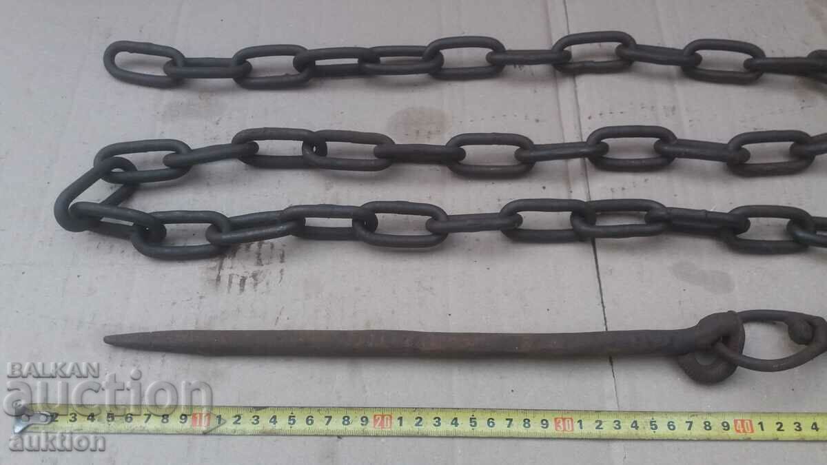 OLD SHACK, WEDGE, CHAIN FOR ANIMALS - 5 OLD SHACK, WEDGE, CHAIN FOR ANIMALS - 5