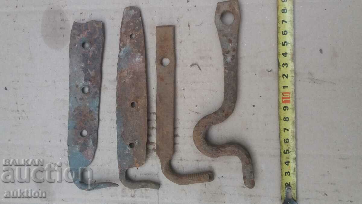 Delivery of LOT OF 4 FORGED GATE LATCHES Delivery of LOT OF 4 FORGED GATE LATCHES