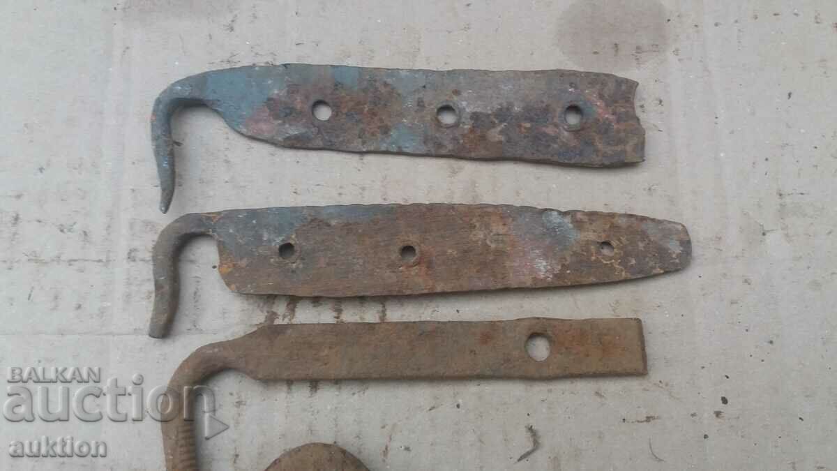 LOT OF 4 FORGED GATE LATCHES - 5 LOT OF 4 FORGED GATE LATCHES - 5