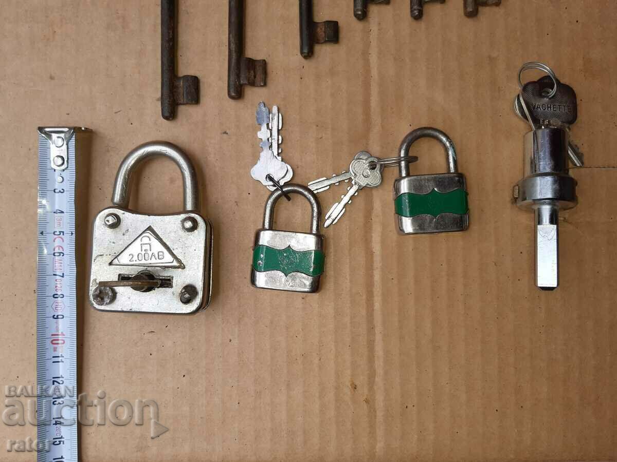 Delivery of Old keys, padlocks, lock - 9 pieces