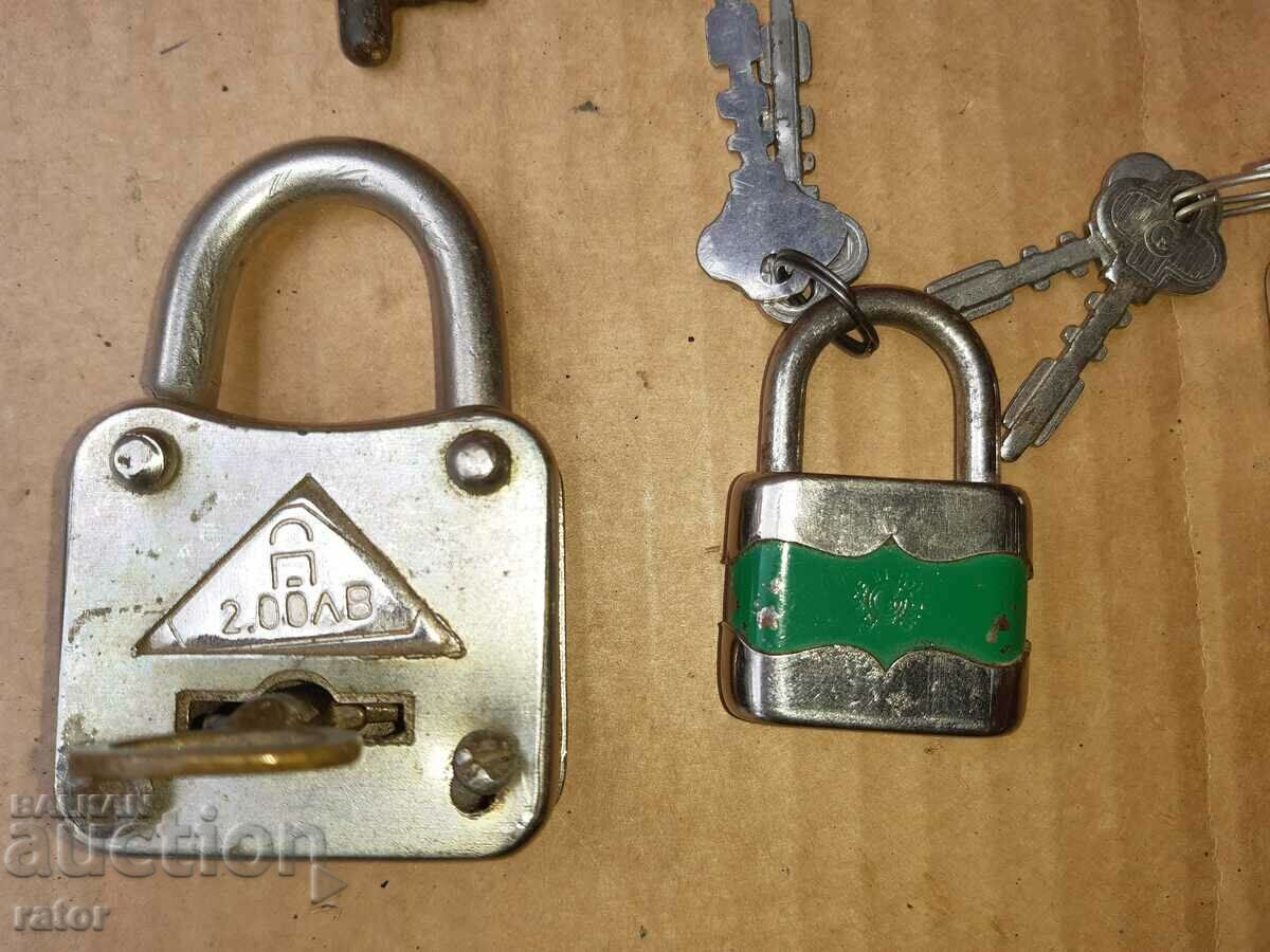 Old keys, padlocks, lock - 9 pieces - 5
